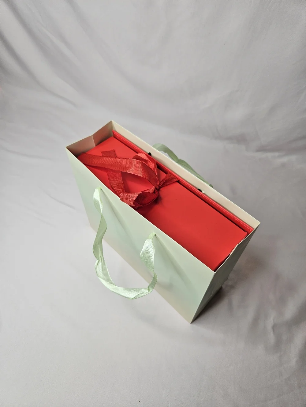 Luxury Gift Box with Reed Diffuser & Soap Flower Bouquet – Rose